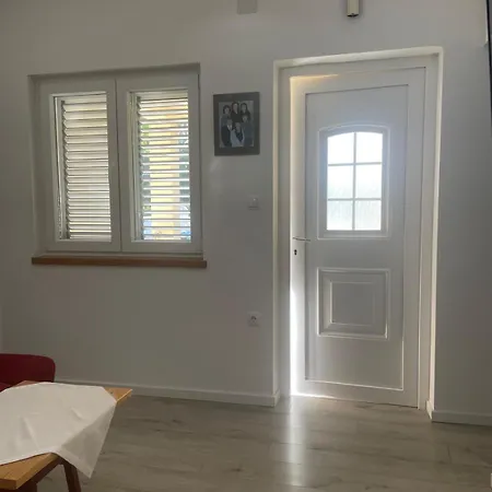 Mala Apartman Seline